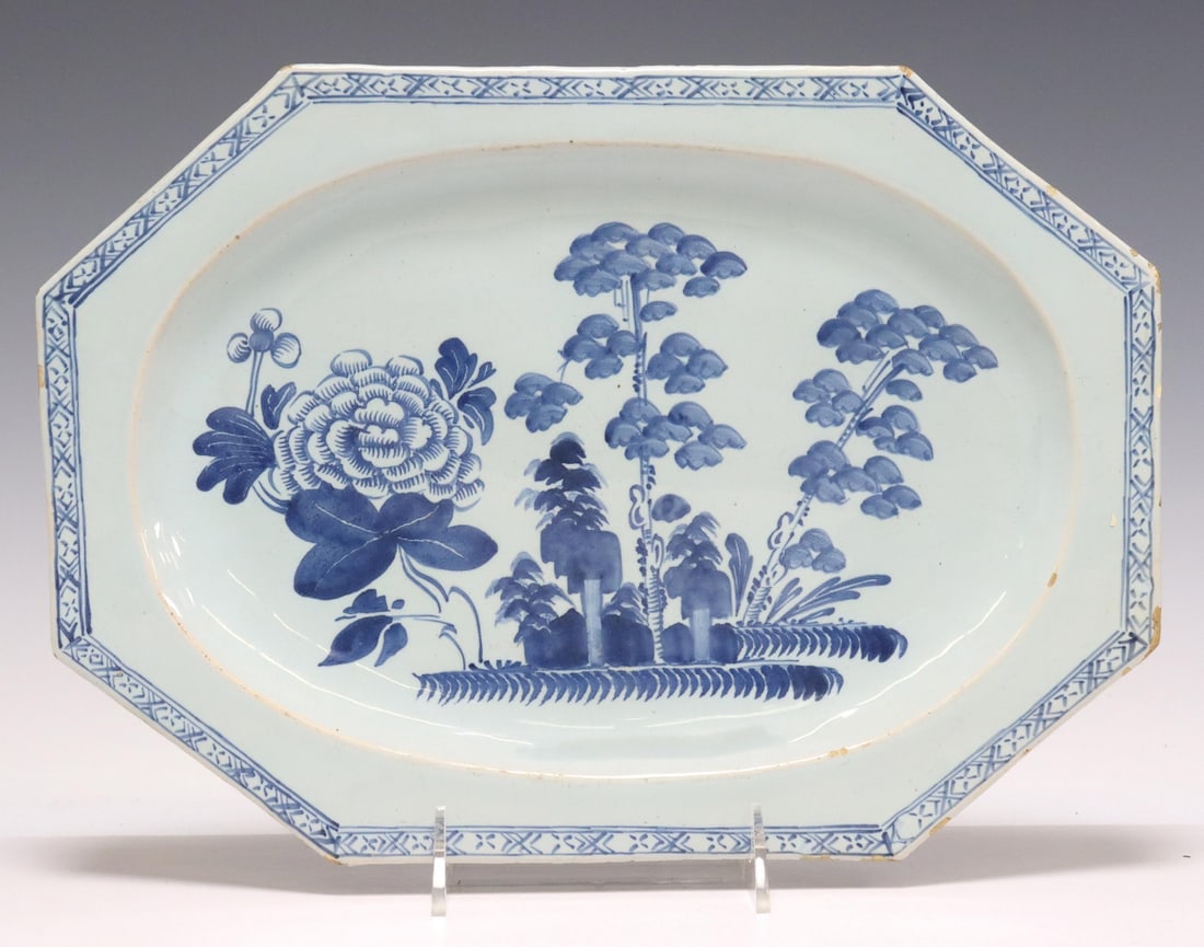 DELFT BLUE & WHITE TIN-GLAZED OCTAGONAL TRAY (1 of 2)