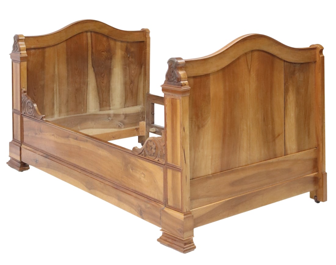 FRENCH CARVED WALNUT ALCOVE BED (1 of 4)