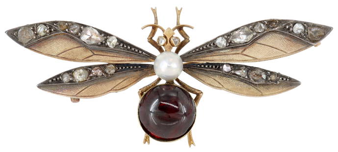 ANTIQUE 18KT GOLD & 2.25CTTW DIAMOND INSECT BROOCH: Estate 18kt yellow gold (tested) insect brooch, wings and eyes set with diamonds, approx 2.25cttw, average color: J-K, average clarity: I1-I2, body comprised of an approx 6.5 mm round pearl, cabochon