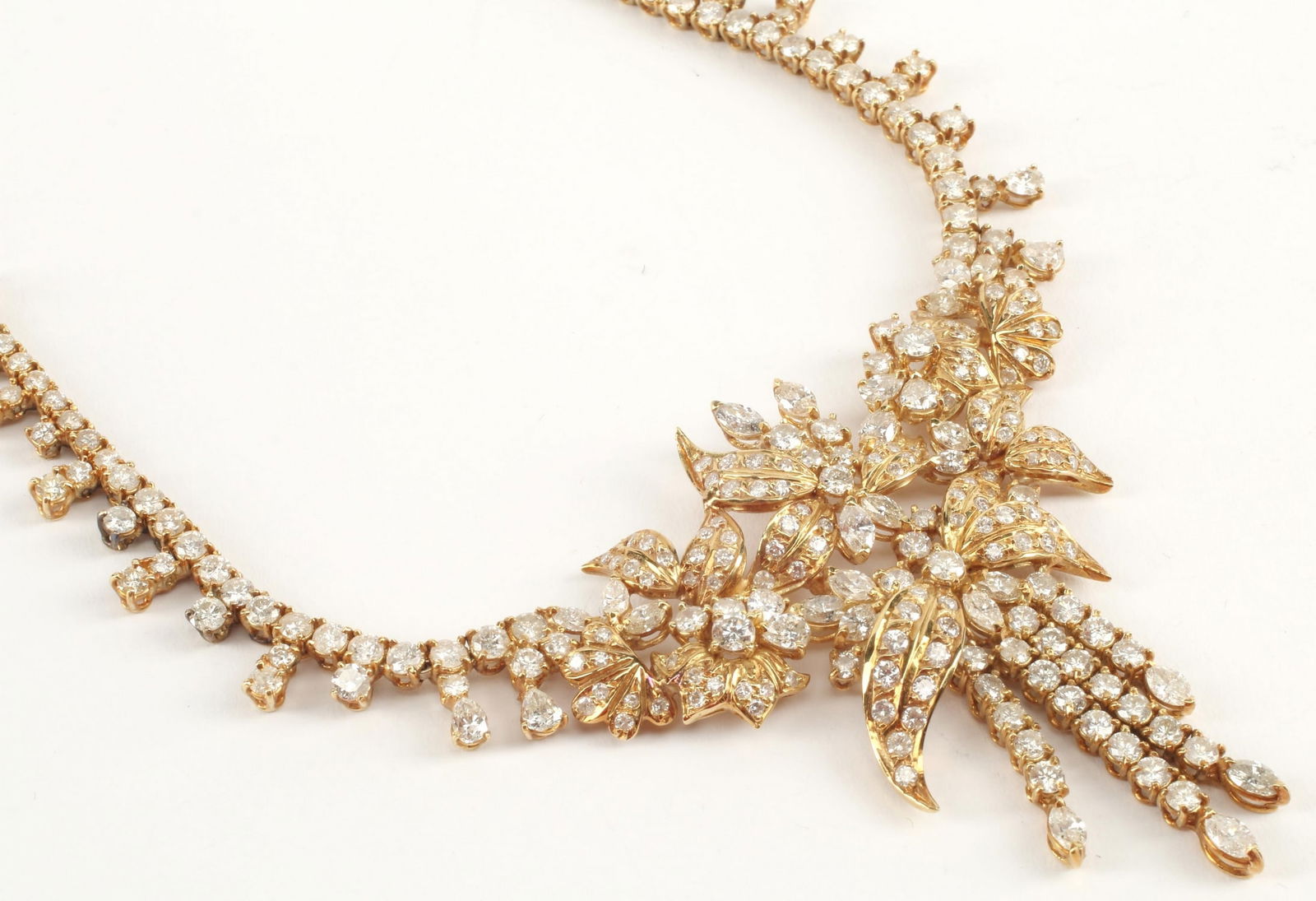 ESTATE 18KT GOLD & 11.50CTTW DIAMOND NECKLACE (1 of 4)