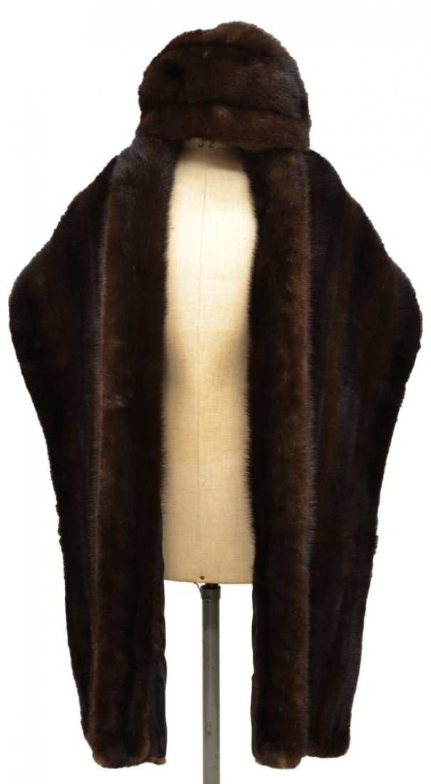 FINE LADIES VINTAGE BROWN MINK WRAP & HAT: (lot of 2) Ladies vintage brown mink stole and hat, each with liner, wrap: approx 74"l, 13"w, 2.75lbs Start Price: $80.00