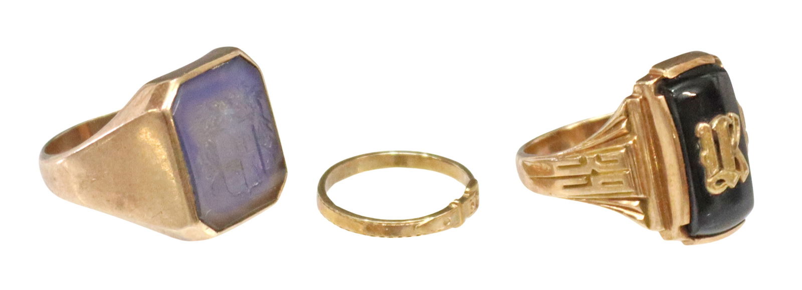 (3) ESTATE 10KT GOLD SIGNET & CLASS RINGS: (lot of 3) Estate 10kt gold rings, including: (1) signet ring, intaglio with coat of arms, marked Elliott 10K, interior shank engraved LVM 42, approx size 6, (1) 1939 class ring, marked Star Engraving