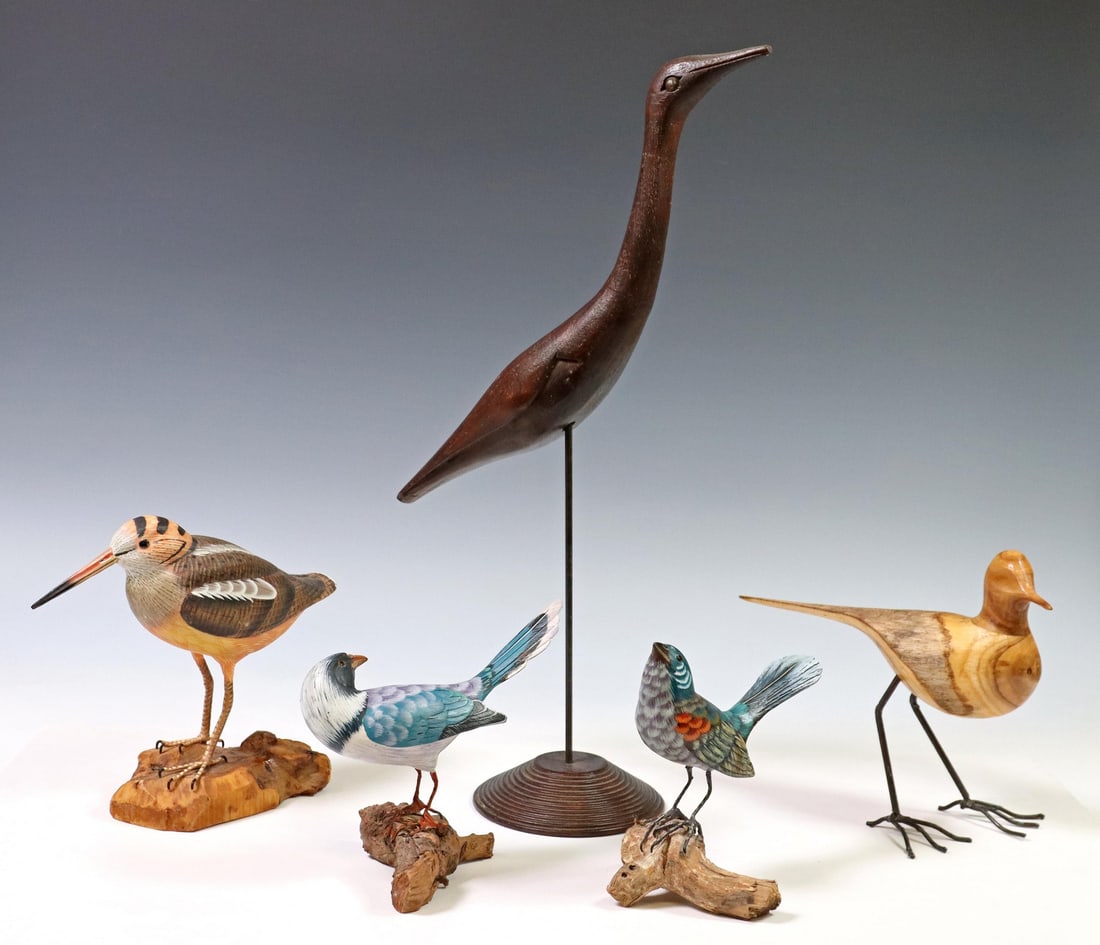 (5) CARVED WOOD NATURAL & POLYCHROME BIRD FIGURES: (lot of 5) Carved wood bird figures, including: (2) natural wood sculptures, possibly from the "Driftwood Birds" collection, by J.P. Morton (Keller, Texas), each with abstract features, largest: appro