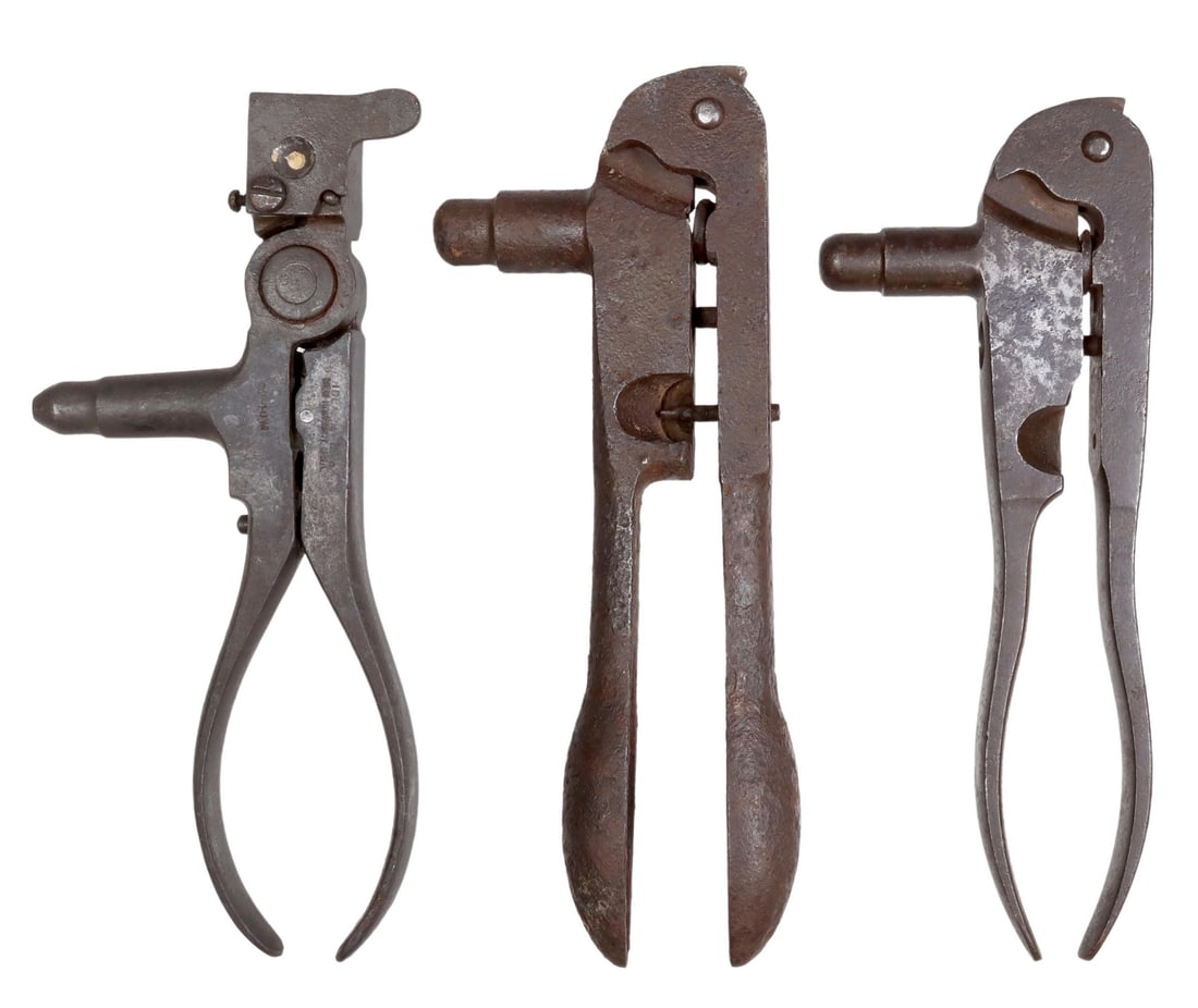 (3) WINCHESTER & IDEAL RELOADING TOOLS, SPOON HNDL: (1) Winchester 45-75 spoon handle reloading tool, c. 1880, only the caliber is visible; (1) Winchester Repeating Arms Co. 45-60 bullet mold, patent Sept 14, 1880, for shipping largest measure approx. 