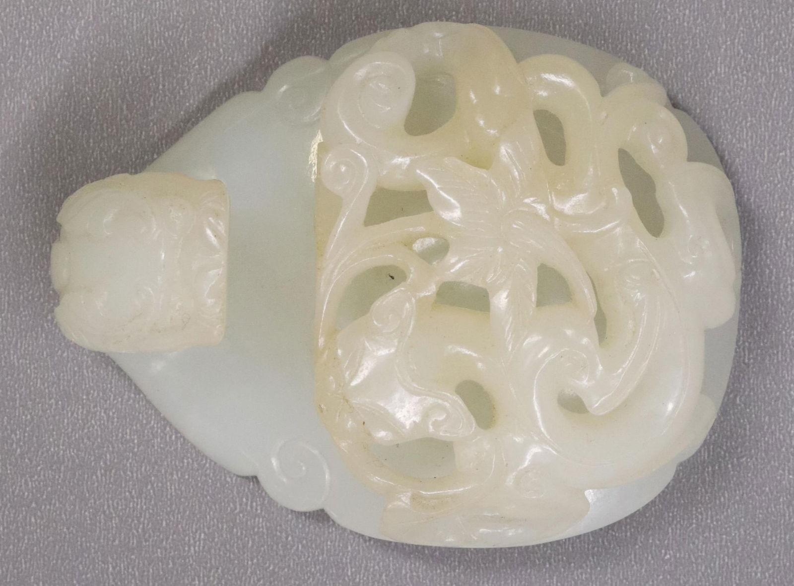 LARGE CHINESE CARVED JADE CHILONG BELT HOOK (1 of 3)