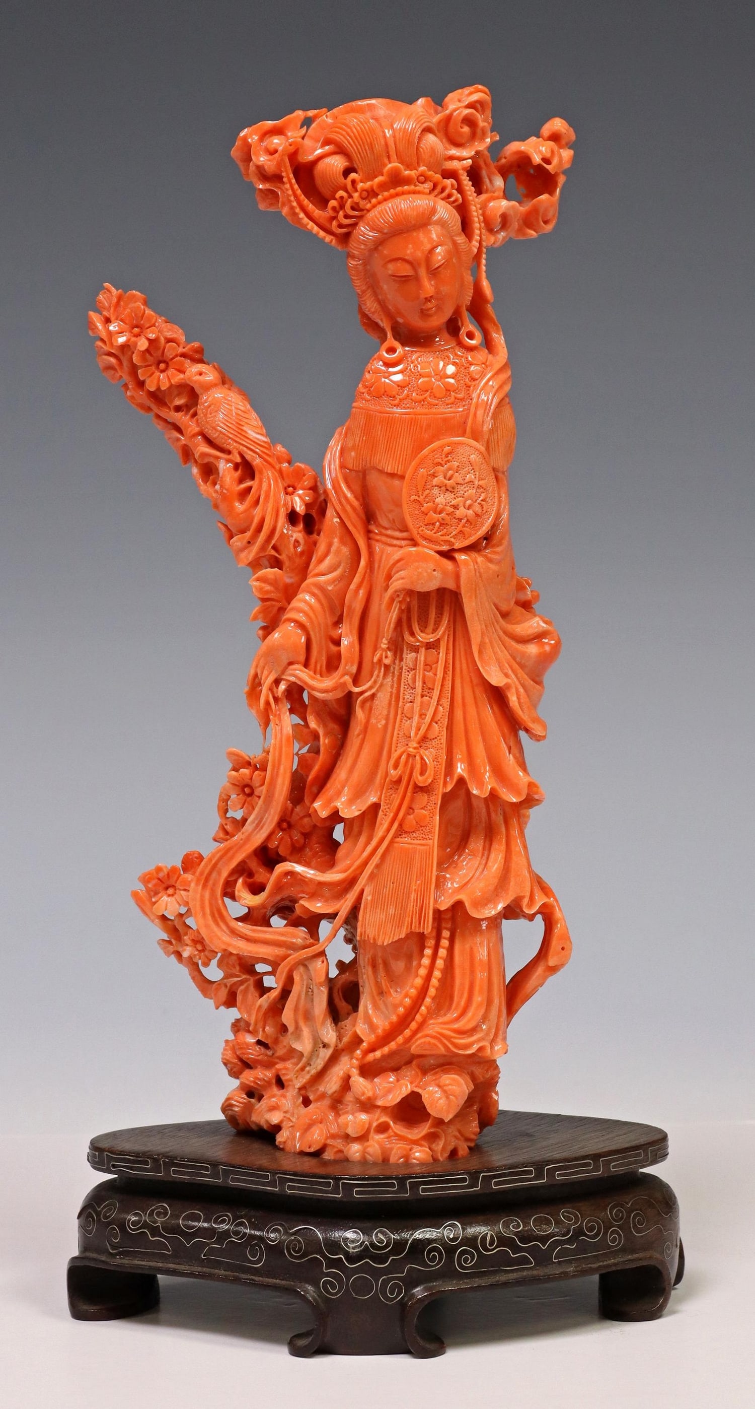 LARGE CHINESE WELL CARVED CORAL COURT LADY FIGURE (1 of 6)
