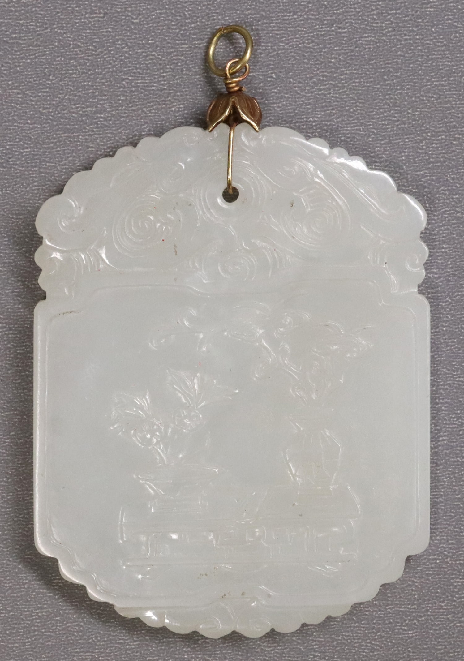 CHINESE CARVED WHITE JADE PLAQUE PENDANT (1 of 2)