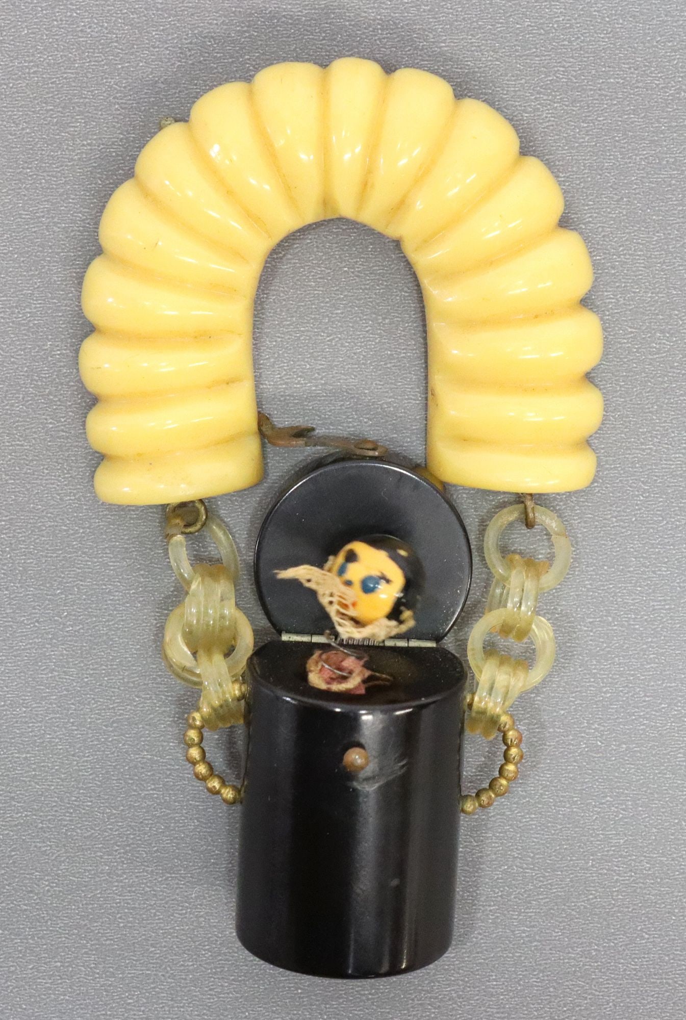 RARE VINTAGE BAKELITE & CELLULOID 'JACK IN THE BOX' EN TREMBLANT BROOCH (1 of 4)