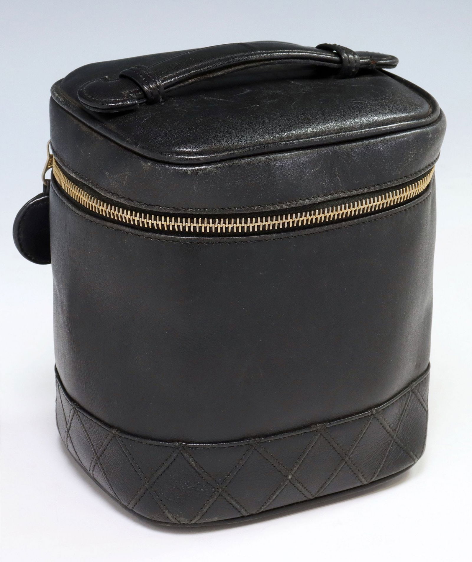 CHANEL BLACK LEATHER COSMETIC ACCESSORY BAG (1 of 8)