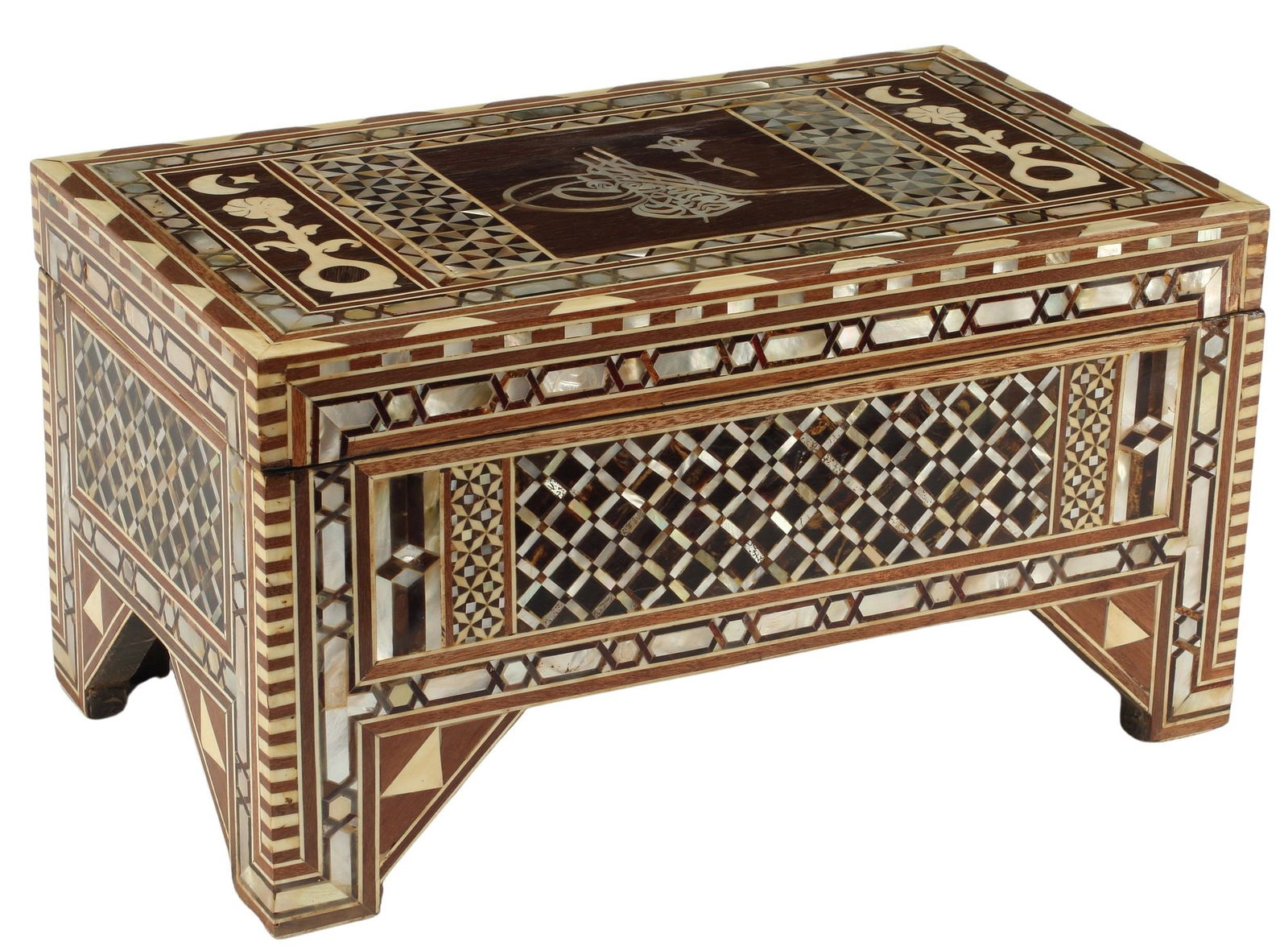MOORISH STYLE SHELL-INLAID TABLE BOX (1 of 3)