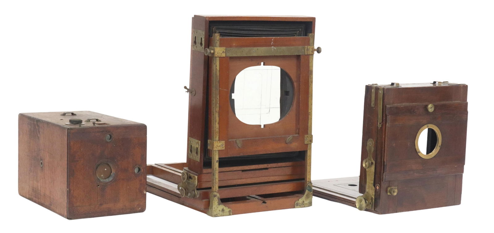 (3) ANTIQUE WOOD CAMERAS, INCOMPLETE (1 of 4)