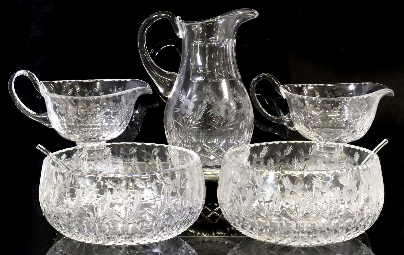 (7) CRYSTAL CLEAR INDUSTRIES 'CELINE' TABLE & SERVICEWARE (1 of 3)