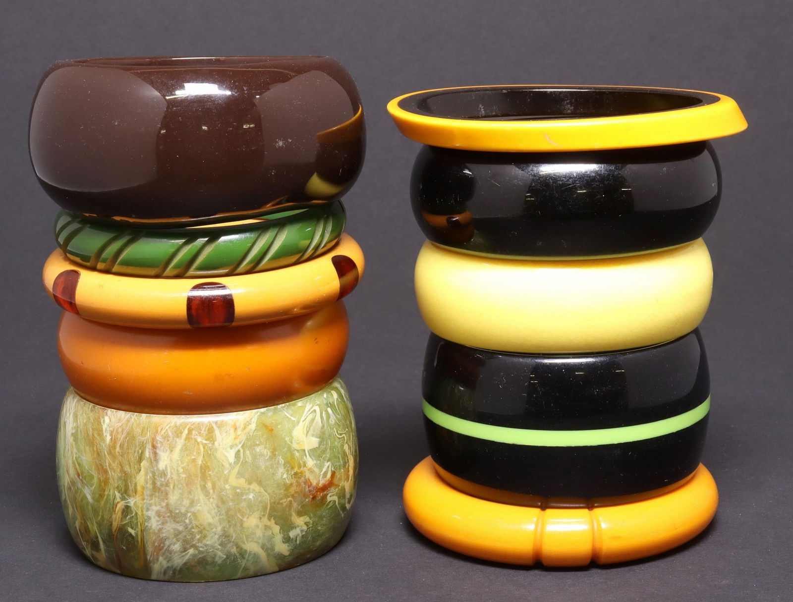 (10) VINTAGE BAKELITE & OTHER MATERIAL BANGLE BRACELETS (1 of 3)