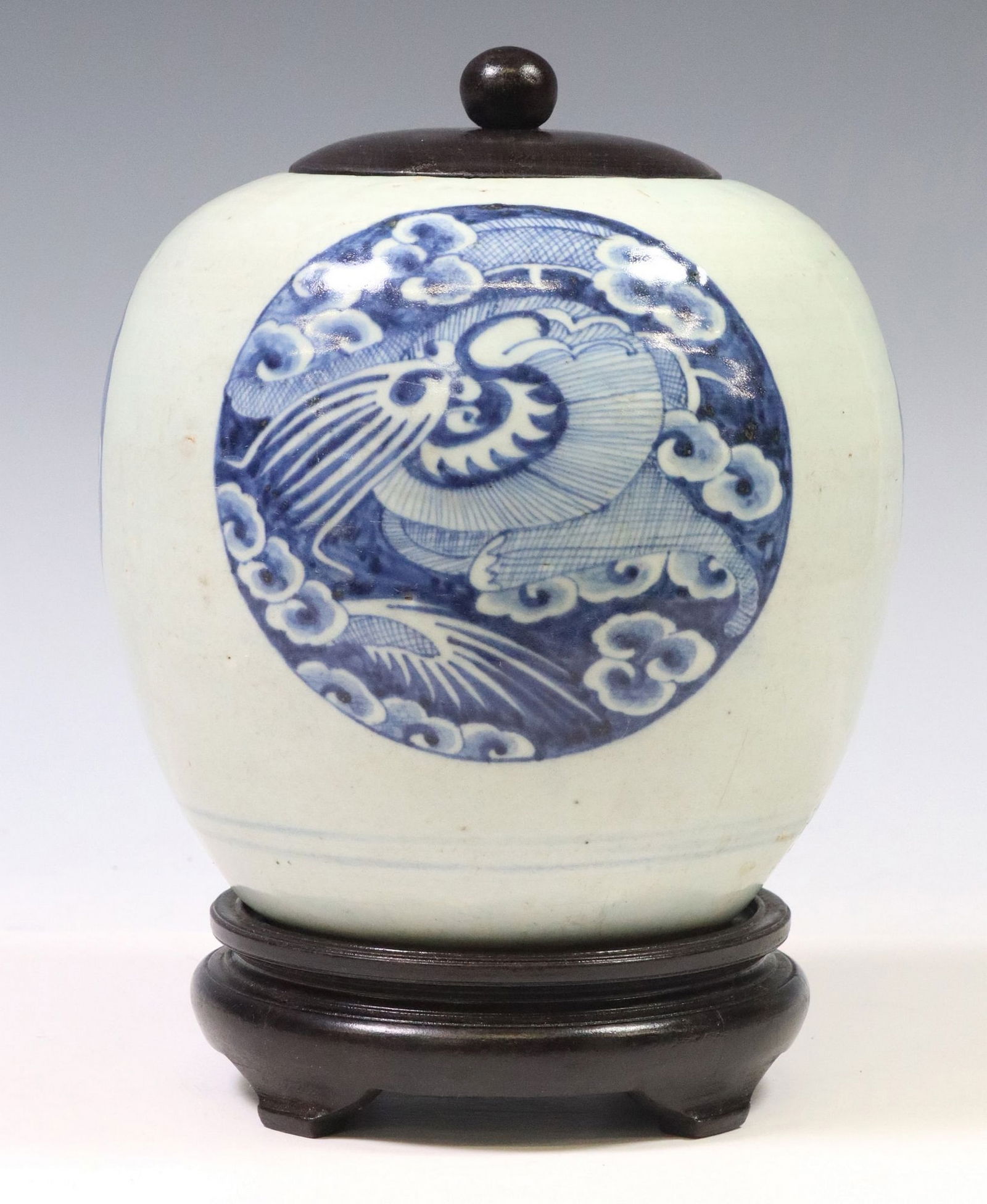 CHINESE BLUE & WHITE PORCELAIN LIDDED MELON JAR (1 of 4)