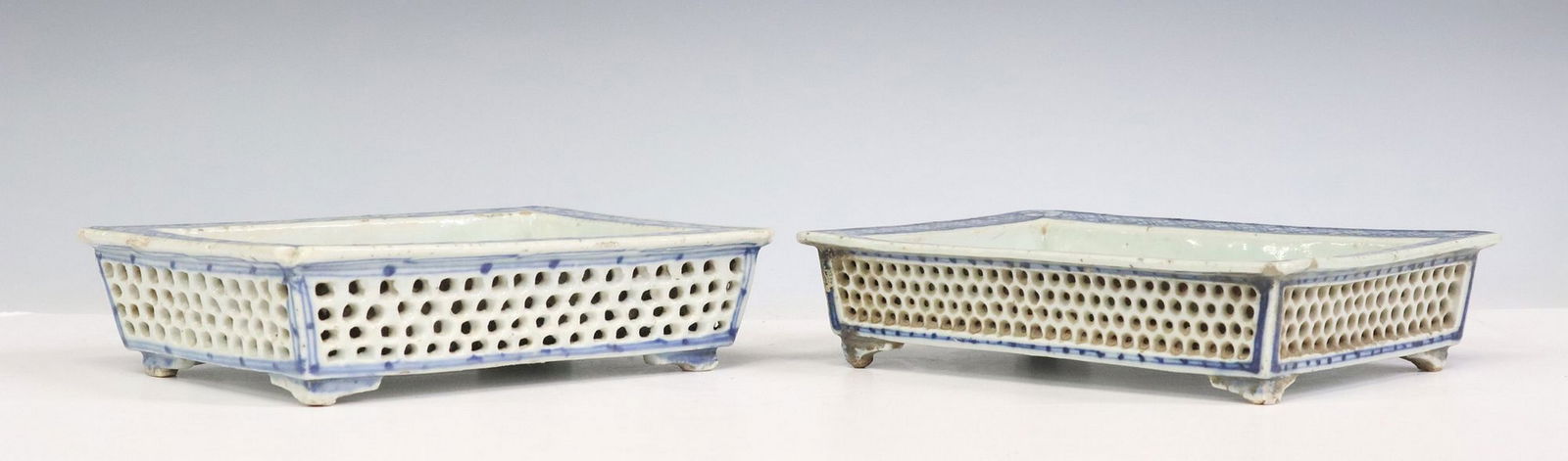 (2) CHINESE EXPORT BLUE & WHITE PORCELAIN NARCISSUS TRAYS (1 of 5)