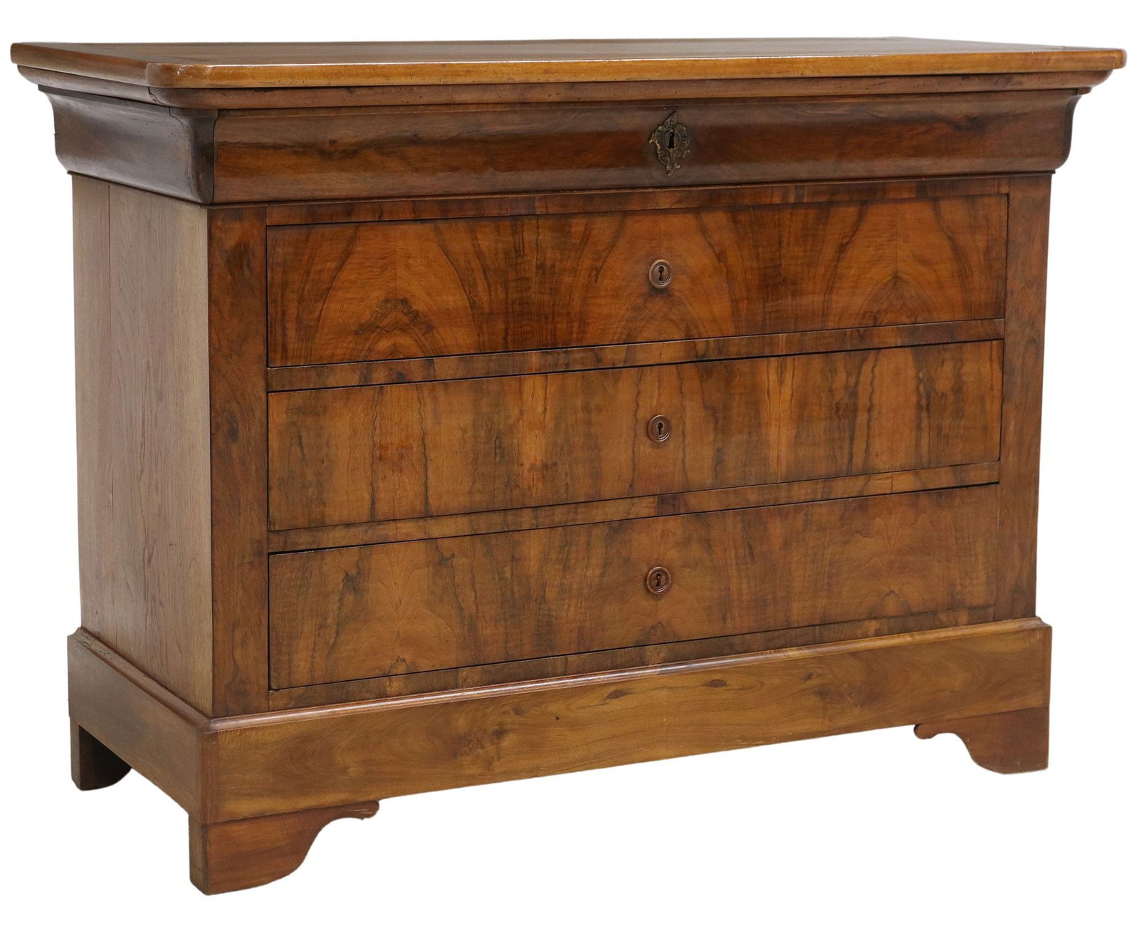 FRENCH LOUIS PHILIPPE PERIOD FIGURED WALNUT COMMODE: French Louis Philippe period walnut commode, mid 19th c., having shaped top, frieze drawer, over three additional drawers, on bracket feet, approx 36.75"h, 50"w, 21.75"d
