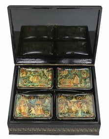 RUSSIAN MIKHAIL VESELOV (B.1959) KHOLUI SCHOOL LACQUER PAPIER-MACHE FITTED BOX