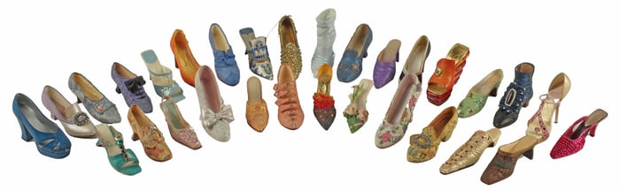 (30) COLLECTION OF MINIATURE WOMEN'S SHOES