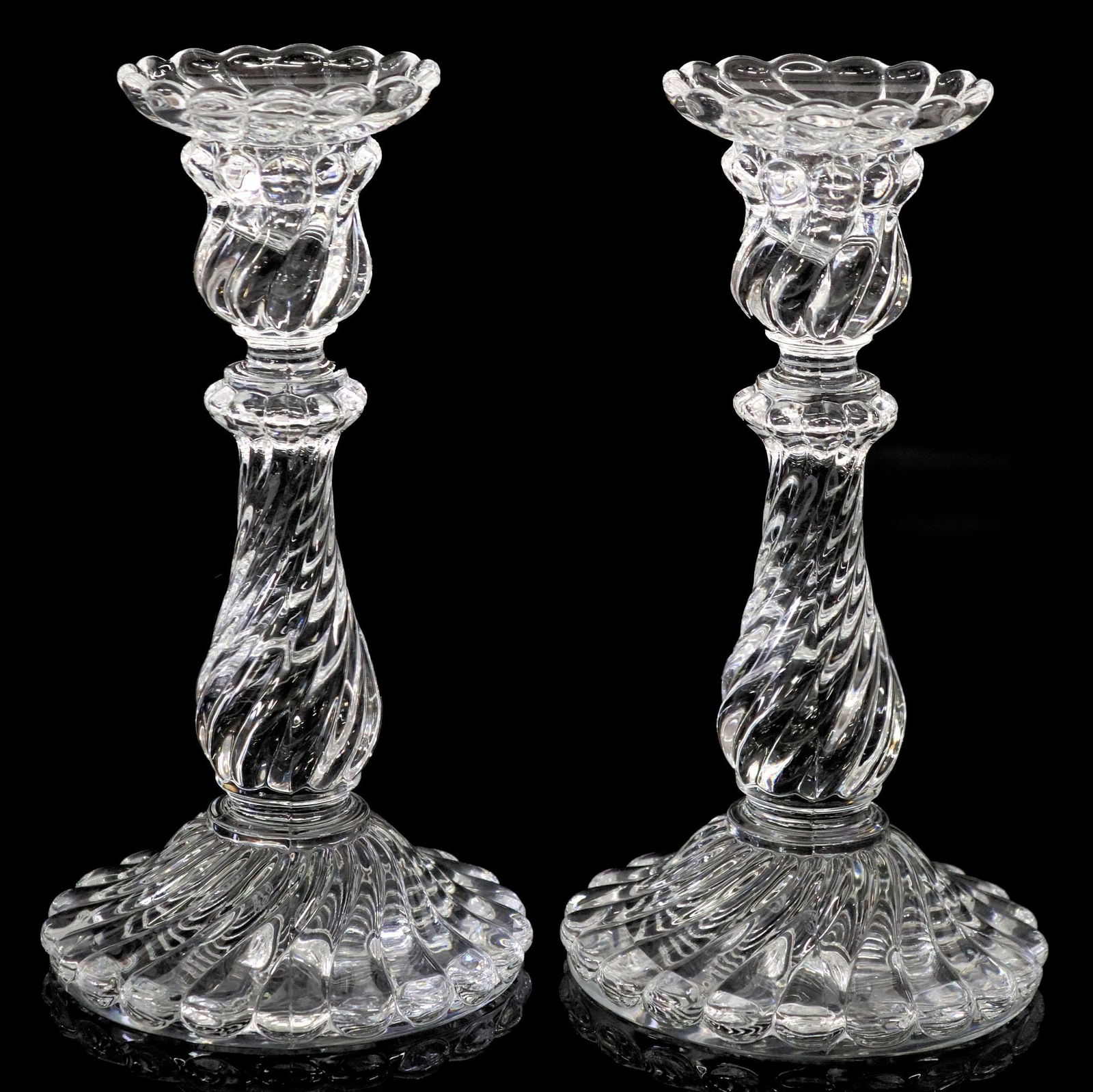 (2) BACCARAT 'BAMBOUS' CRYSTAL SWIRL DESIGN CANDLESTICKS (1 of 5)