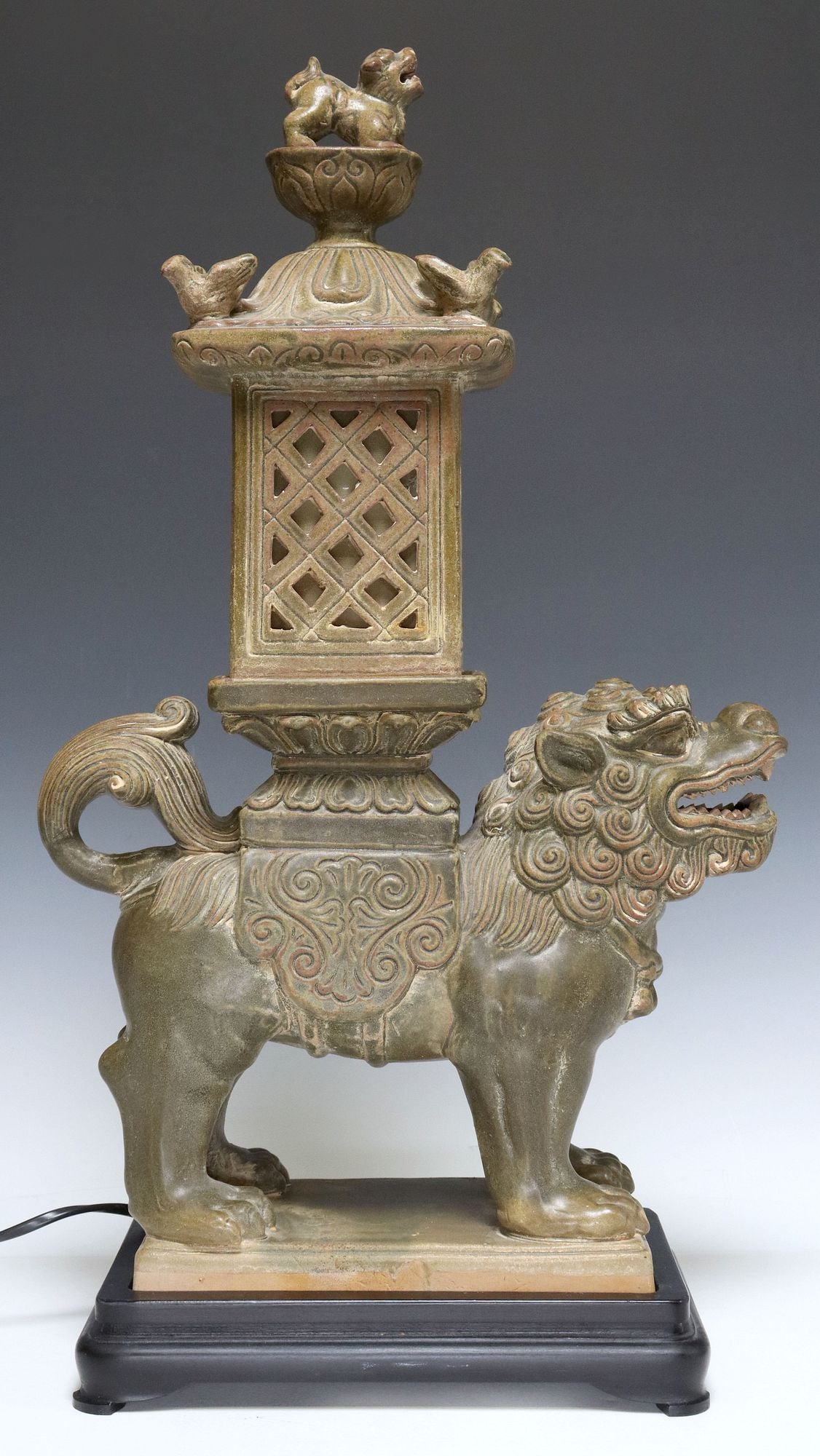 CHINESE GLAZED EARTHENWARE BUDDHIST LION LANTERN TABLE LAMP (1 of 4)
