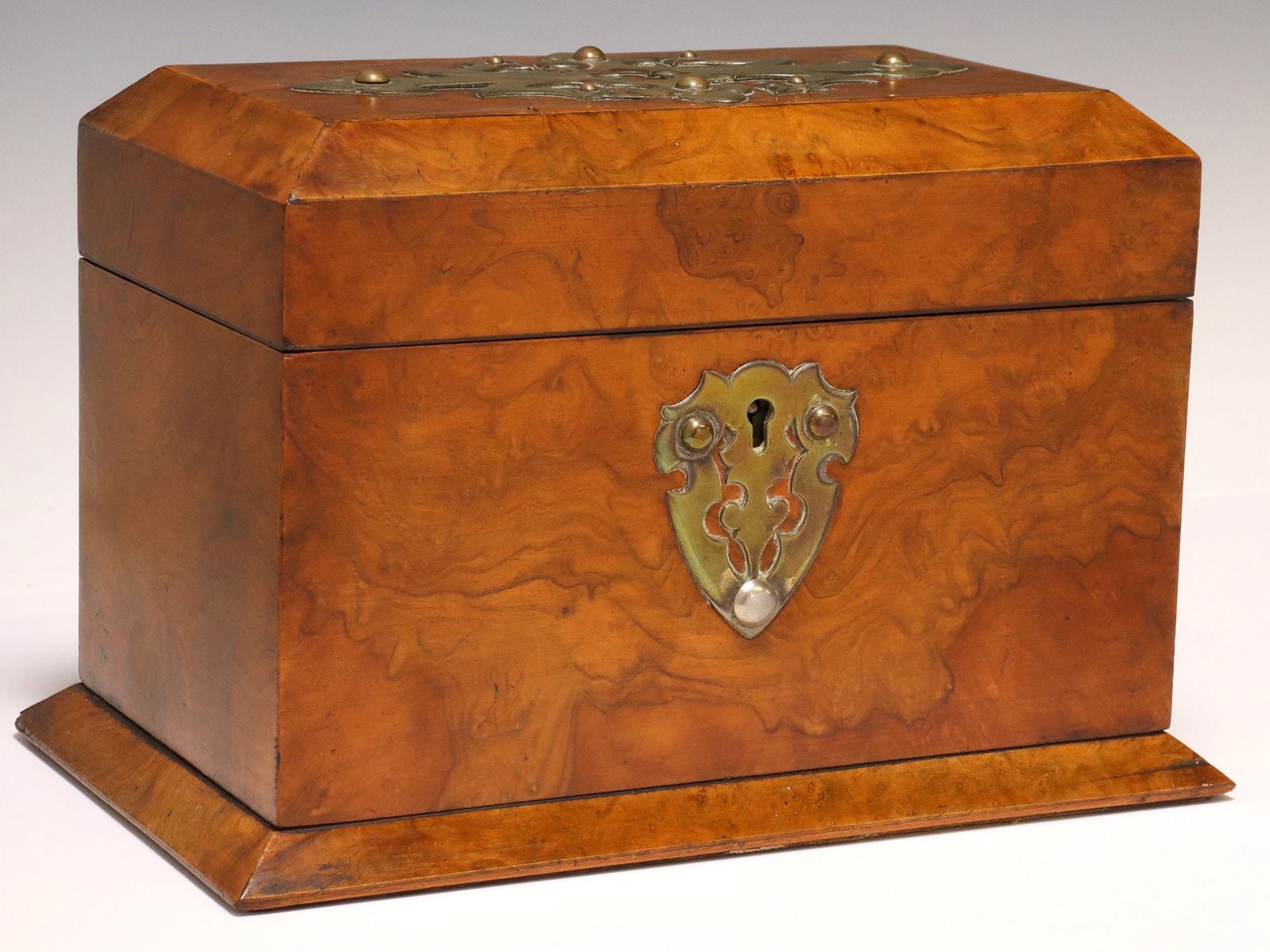ENGLISH VICTORIAN METAL-MOUNTED BURL WALNUT TEA CADDY (1 of 6)
