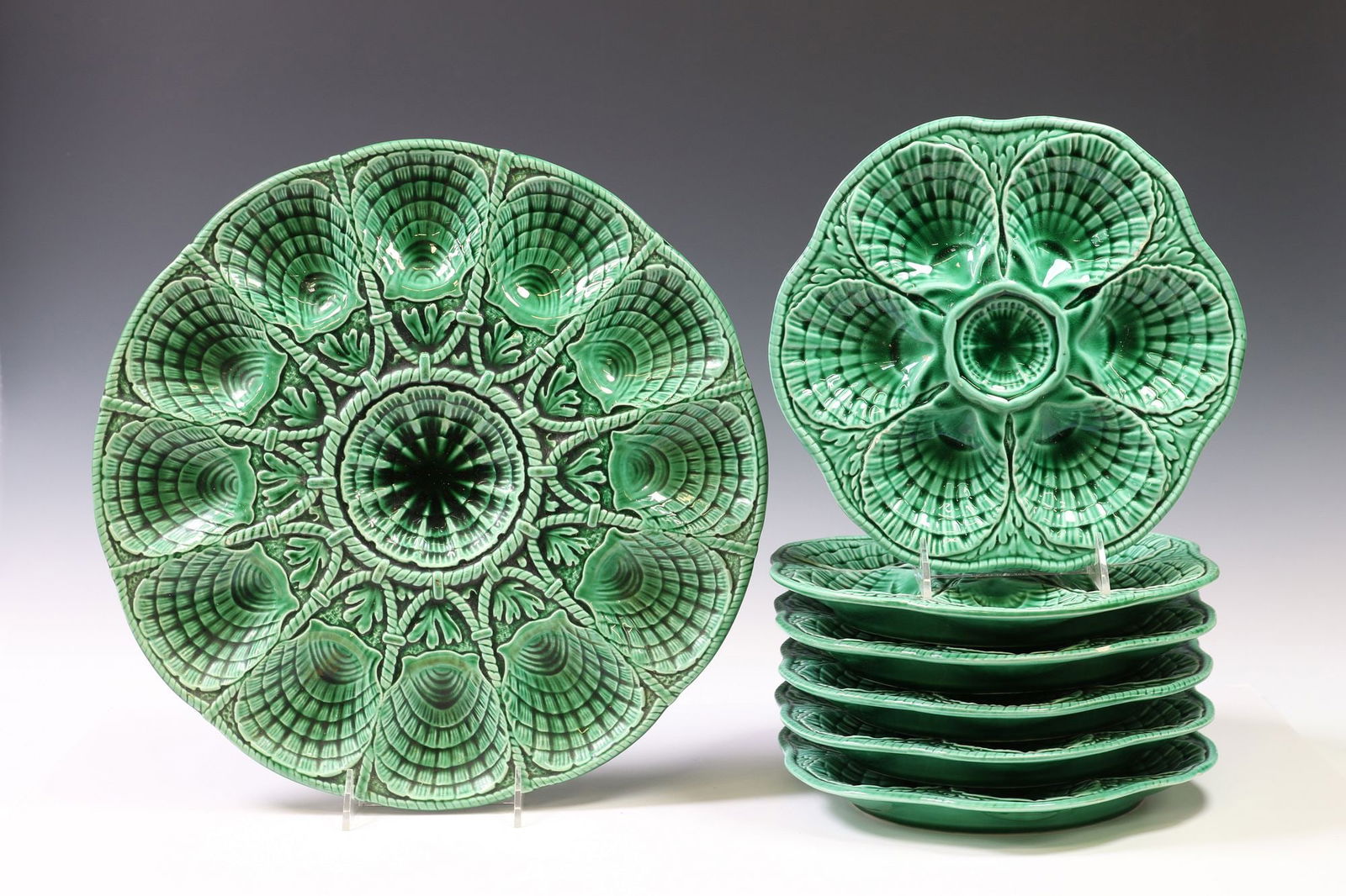 (7) FRENCH SARREGUEMINES MAJOLICA OYSTER SERVICE (1 of 4)