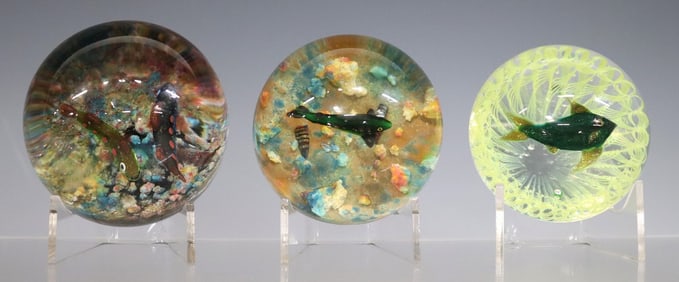 (3) PAUL YSART (1904-1991) STUDIO ART GLASS FISH LAMPWORK PAPERWEIGHTS