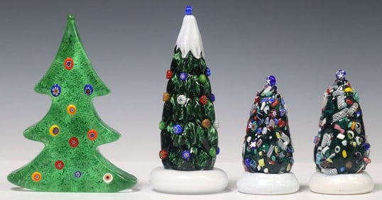 (4) ART GLASS CHRISTMAS TREE PAPERWEIGHTS, DAMON MACNAUGHT & TWISTS STUDIO