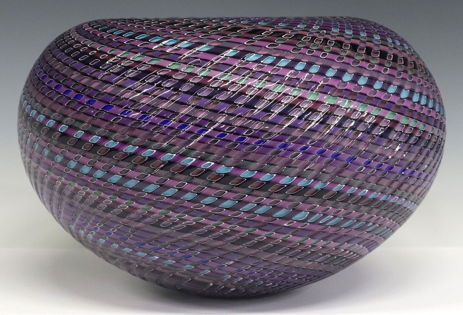 LAYNE ROWE (B.1971) 'WOVEN SERIES' COLD-CUT ART GLASS VASE (1 of 6)
