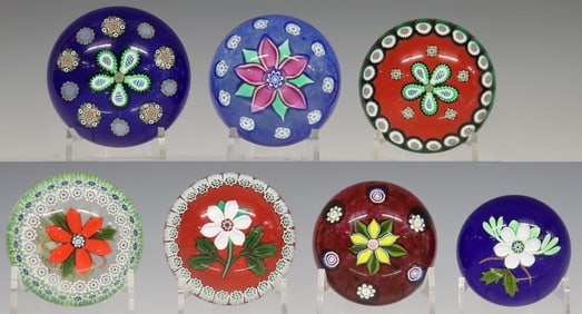 (7) PETER MCDOUGALL (B. 1952) FLORAL ART GLASS PAPERWEIGHTS