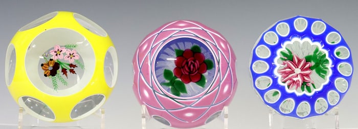 (3) JOHN DEACONS FACETED DOUBLE OVERLAY LAMPWORK PAPERWEIGHTS