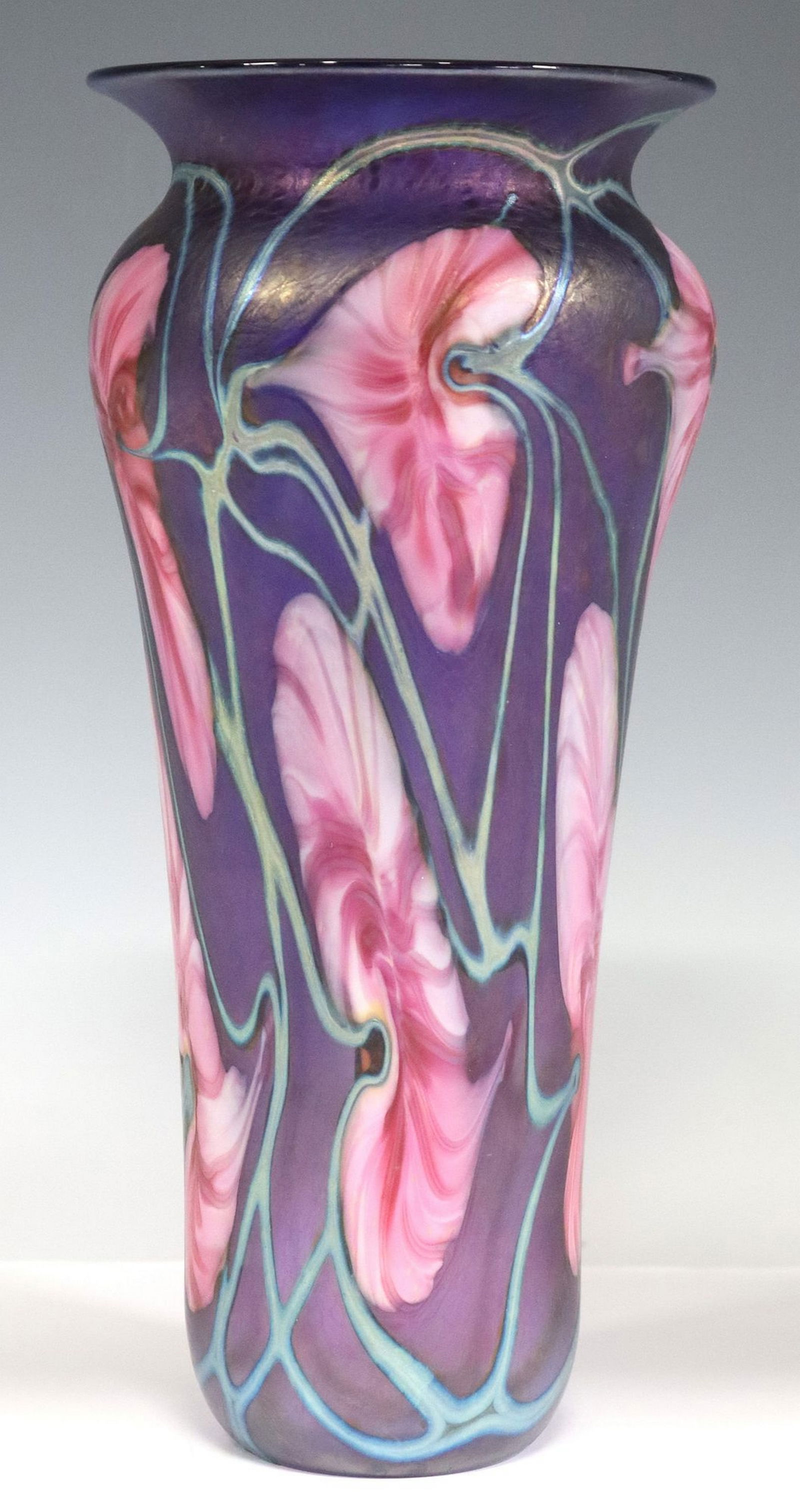JOHN LOTTON (B.1964) FOR LOTTON STUDIOS IRIDESCENT ART GLASS VASE (1995) (1 of 5)