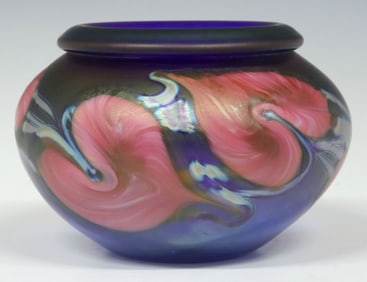 JERRY HEER (20THC.) FOR LOTTON STUDIOS IRIDESCENT ART GLASS VASE