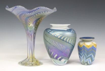 (3) ROBERT HELD (CANADIAN, 20TH C.) PULLED FEATHER ART GLASS VASES