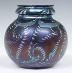 ORIENT & FLUME STUDIO ART GLASS IRIDESCENT SWIRLED BLUE VASE
