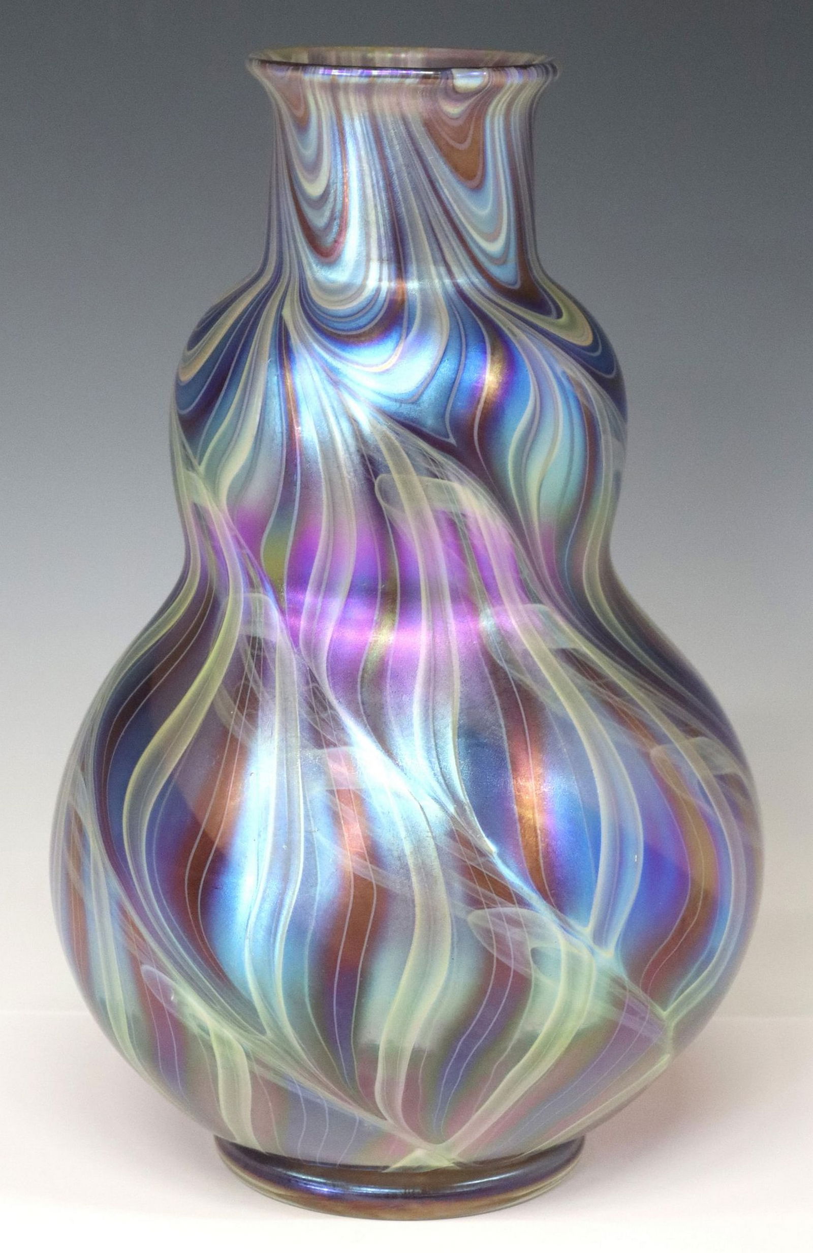 ORIENT & FLUME STUDIO ART GLASS IRIDESCENT GOURD-FORM SWIRLED VASE (1 of 6)