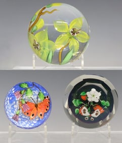 (3) MAYAUEL WARD (B.1956) LAMPWORK GLASS PAPERWEIGHTS