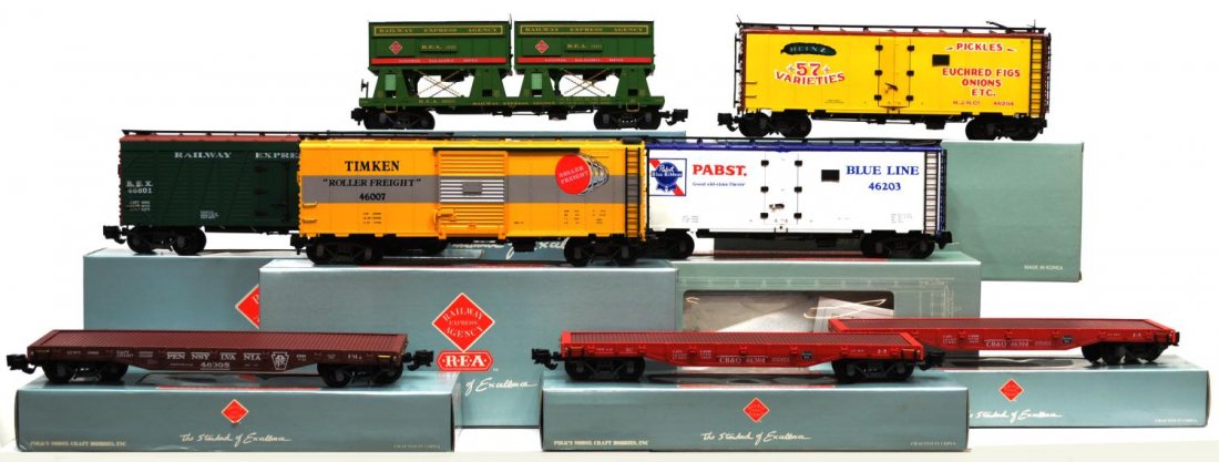 (8) REA VARIOUS MODEL TRAIN CARS, ORIGINAL BOXES: (lot of 8) Railway Express Agency, Aristo Craft model train cars in original boxes: (1) 46204, Heinz refrigerator car; (1) 46601, truss reefer car; (1) 46007, box car / stock car; (1) 46203, Pabst ref