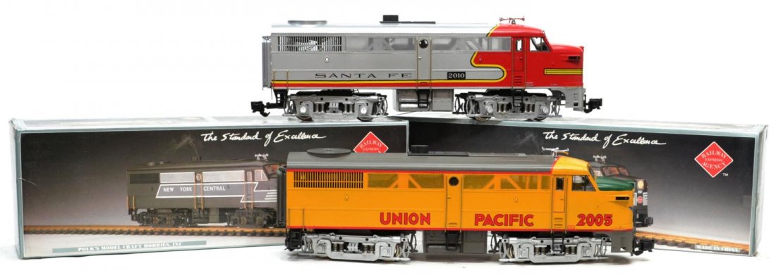 (2) REA MODEL TRAIN DIESEL LOCOMOTIVES, BOXES: (lot of 2) Railway Express Agency model train locomotives in original boxes: (1) REA-22010, Santa Fe, Diesel Alco FA-1; (1) REA-22005, Union Pacific, Diesel Alco FA-1, each box: 7.5"h, 24"w, 6"d, tota
