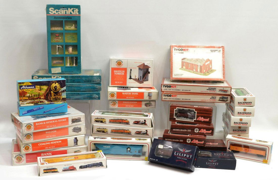 (35)LARGE COLLECTION OF MODEL TRAINS & ACCESSORIES: (lot of 35) Large collection of Bachmann, Liliput, Athearn, Tyco Kit and Scan Kit model train cars and accessories, in original boxes: (3) 71500, Bachmann HO scale electric, Woodstock car; (1) 70249,