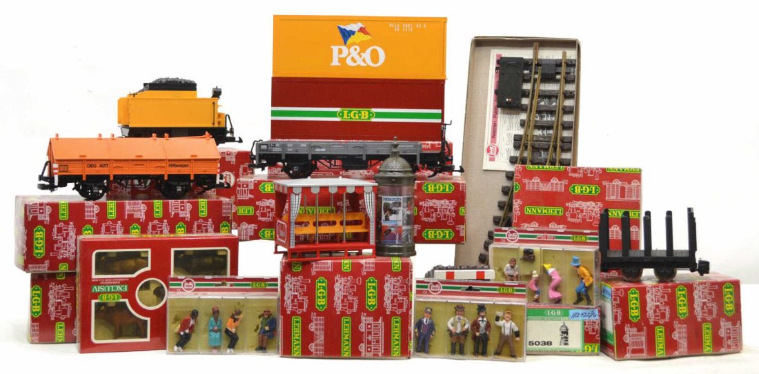 (16) LGB MODEL TRAIN CARS & ACCESSORIES, BOXES: (lot of 16) LGB model train cars and accessories, in original boxes, comprising: (1) 4023, freight; (1) 69172, tender; (2) 4011, freight; (1) 3041, passenger car; (1) 4045, freight; (1) 5057, freight 