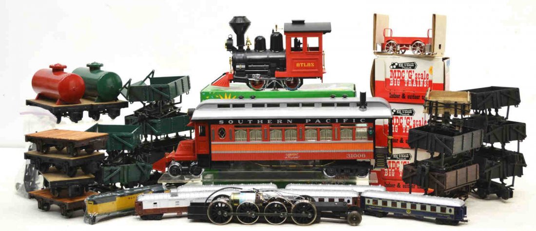 (30) COLLECTION OF VARIOUS TRAIN CARS: (lot of 30) Collection of various model train cars, comprising: (3) 2021 MDC, speeder trailer, assembled, non-powered, in original box; (1) 2000 MDC, rail speeder, in original box; (1) 92078 Lehmann T