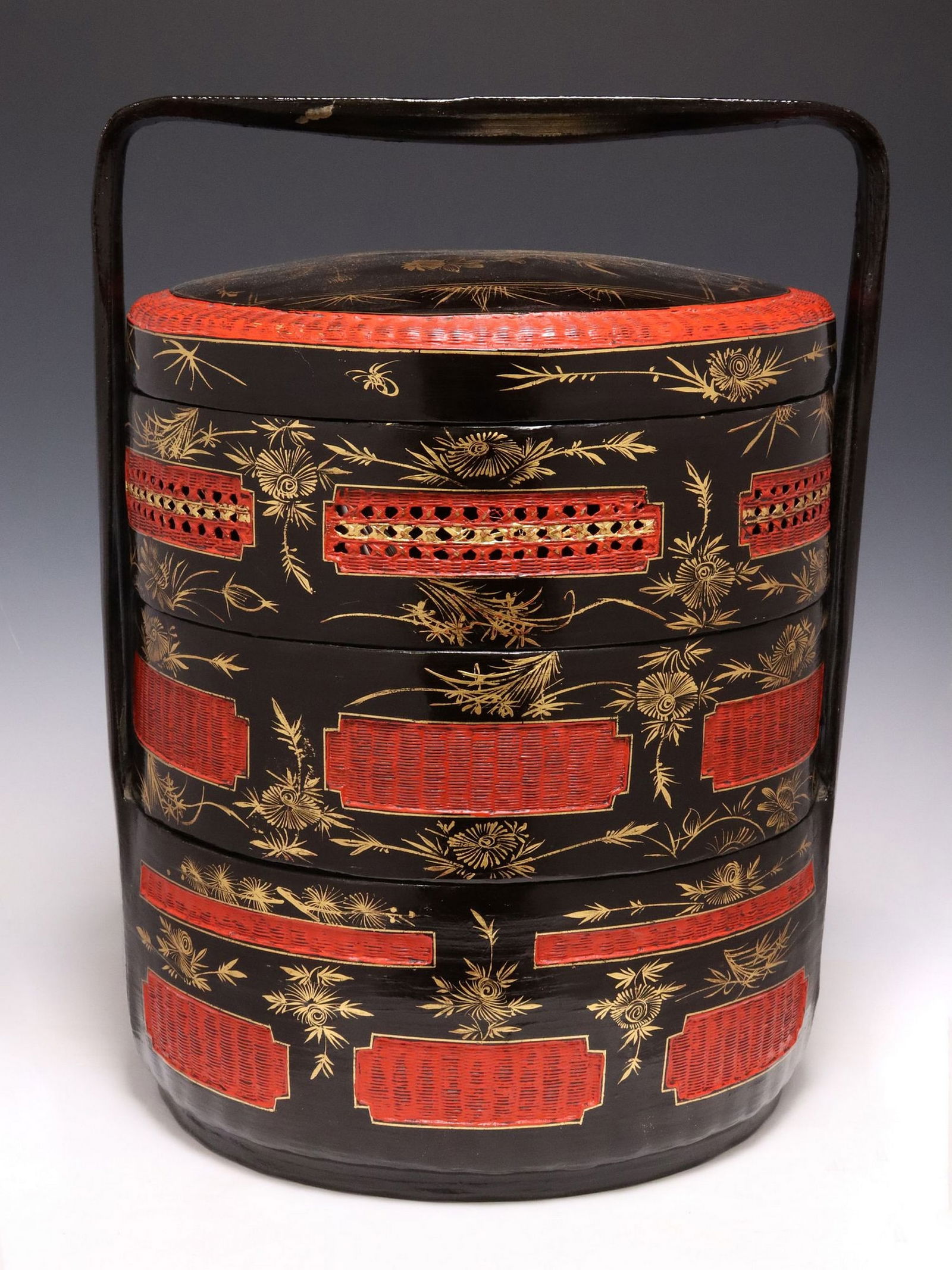 CHINESE PARCEL GILT & LACQUERED BAKUL SIAH WEDDING BASKET (1 of 5)