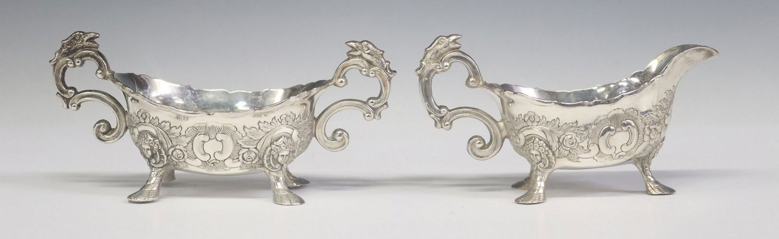 (2) GEORGIAN STYLE SILVERPLATE CREAMER & SUGAR BOWL (1 of 7)