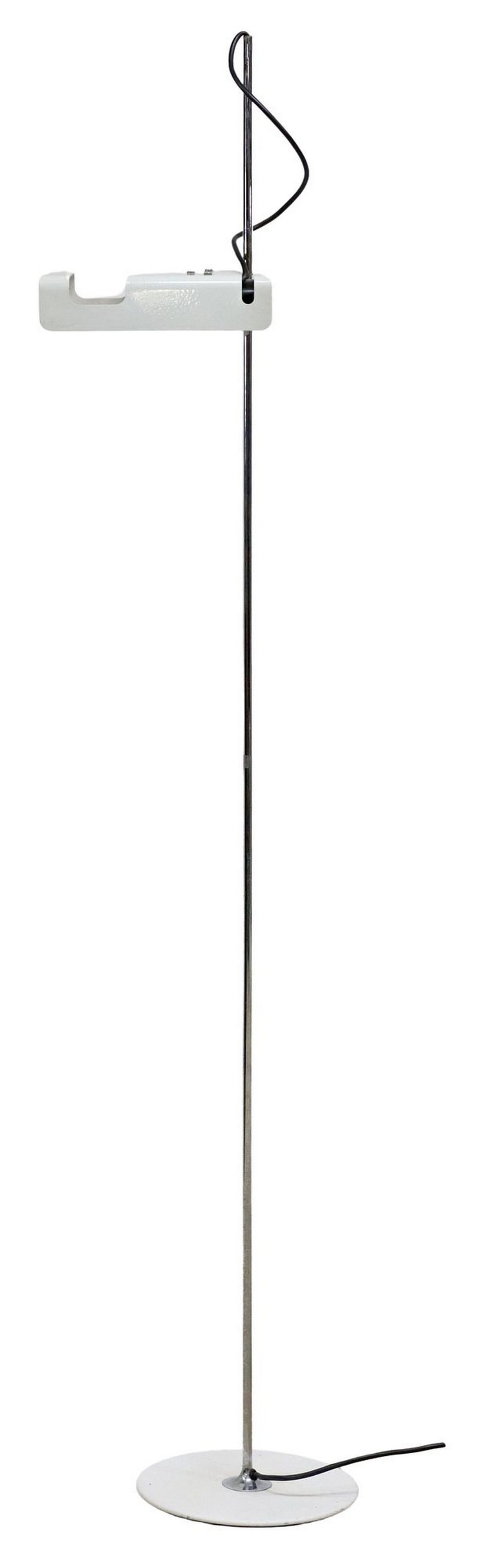 JOE COLUMBO FOR OLUCE MID-CENTURY MODERN 'SPIDER' FLOOR LAMP: Italian mid-century modern "Spider" floor lamp, original design by Joe Colombo (Joseph Cesare Colombo, Italy, 1930-1971) for Oluce, having metal shade in white finish, attached to chrome metal standar