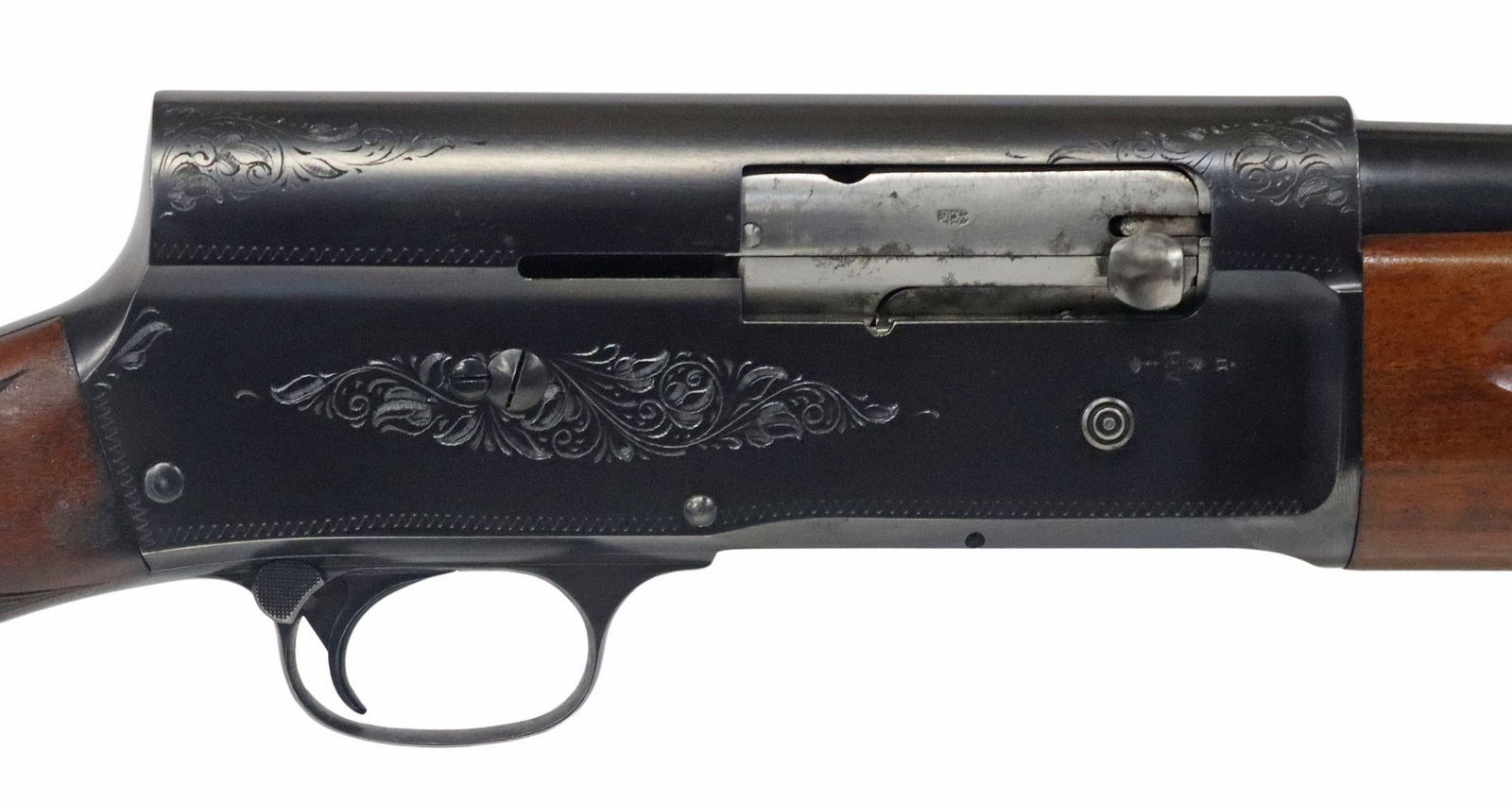 BROWNING, BELGIUM AUTO-5 12GA SHOTGUN: Browning Auto Load Shotgun, Belgium, mfg. 1953, 12gauge. 2.75" shells, 27" barrel, bead front sight, scrolled engraving at receiver, checkered pistol grip stock, 14.58" LOP, Pachma