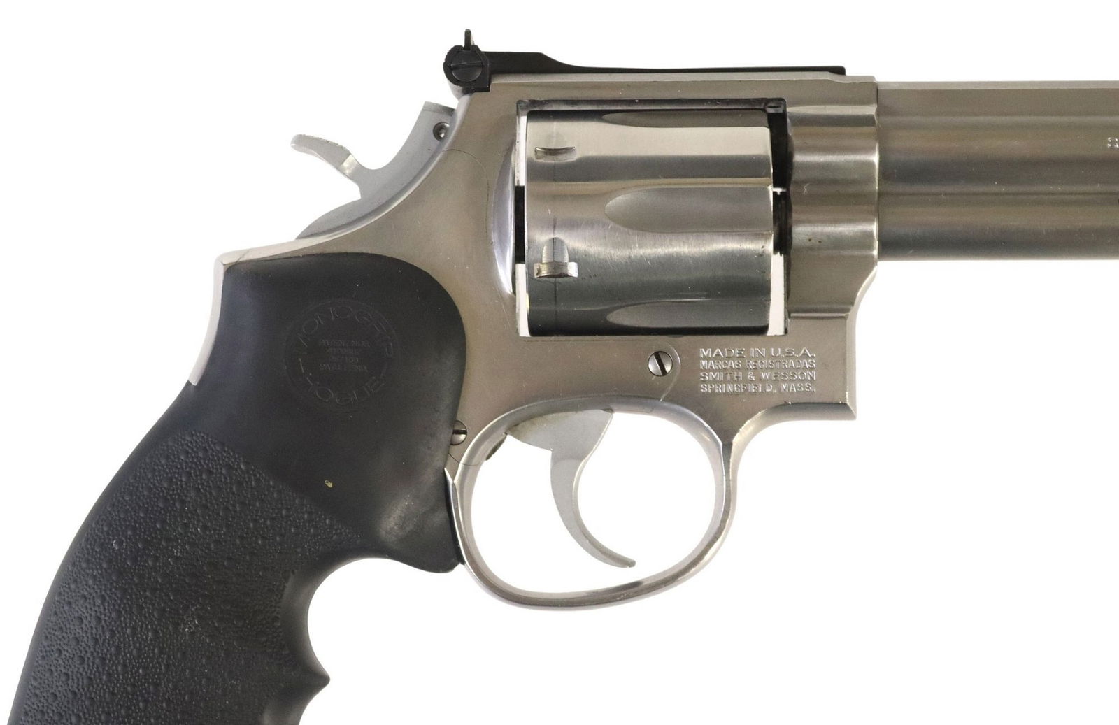 SMITH & WESSON 686 STAINLESS .357MAG REVOLVER: Smith & Wesson Model 686 Stainless Steel Revolver, double action, .357 Magnum caliber, 6" barrel, ramp front sight, adjustable rear sight, swing out six round cylinder, black Hogue Monogrip w