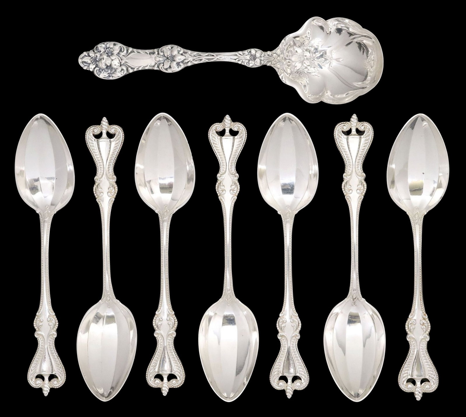 (8) AMERICAN STERLING SILVER SPOONS, TOWLE 'OLD COLONIAL' & ALVIN COMPANY: (lot of 8) American sterling silver spoons, including: (7) teaspoons, Towle, in the "Old Colonial" pattern, approx 5 5/8"l, (1) sugar shell spoon, Alvin Manufacturing Company, in the &q