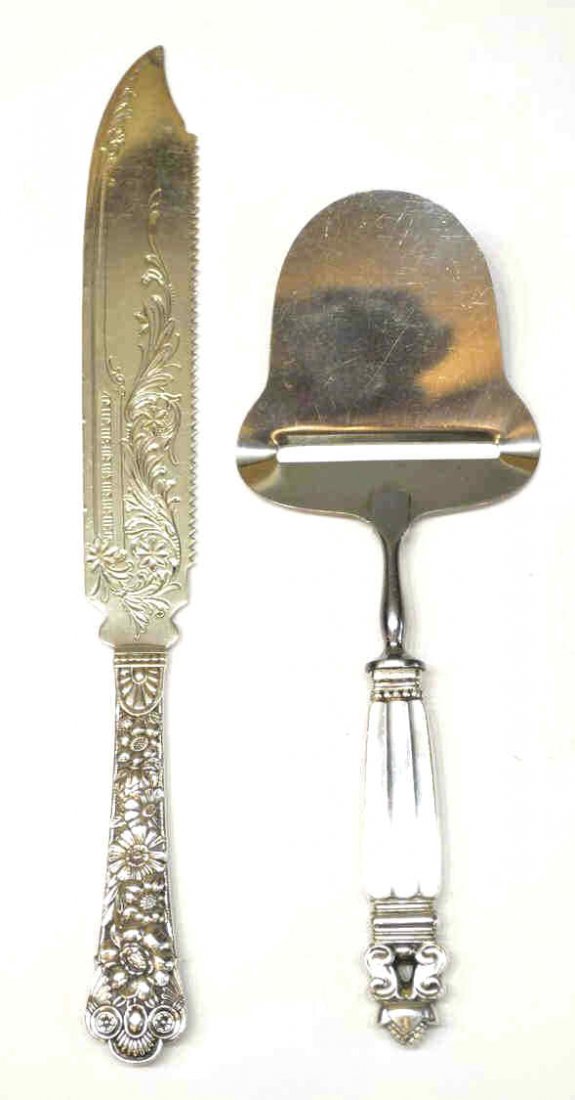 STERLING GORHAM FISH KNIFE 'CLUNY' & GEORGE JENSEN: (lot of 2) Sterling silver serviceware, comprising: (1) Gorham fish knife, Cluny pattern, c. 1883, repousse floral handle with engraved blade, approx. 10.5"l, 4.032ozt; (1) Georg Jensen 'Acorn' cheese