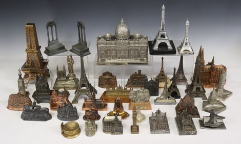(LOT) SOUVENIR ARCHITECTURAL BUILDING MODELS & STATUETTES